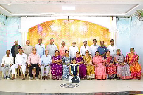 मसूर : ५८ वर्षानंतर वर्ग मित्रांचा स्नेह मेळावा संपन्न