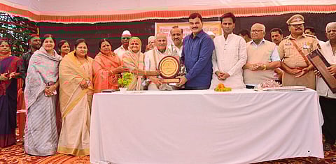 प्रकाश बोगावत, पोलिस उपनिरीक्षक काळे यांना पुरस्कार