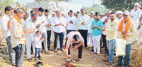गणेश चिवटे यांच्या हस्ते मिरगव्हाण व खडकेवाडी येथे रस्त्यांच्या कामांचे भूमिपूजन
