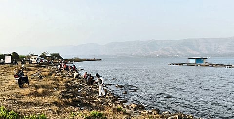 बसरापूर येथे पर्यटकांची वर्दळ