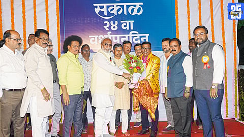 Readers and representatives celebrating ‘Sakal’ 24th anniversary at the Snehmelava.