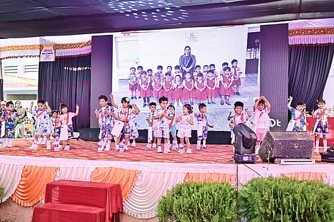 थोरात स्कूलच्या स्नेहसंमेलनात 
प्लास्टिकबाबत प्रबोधन