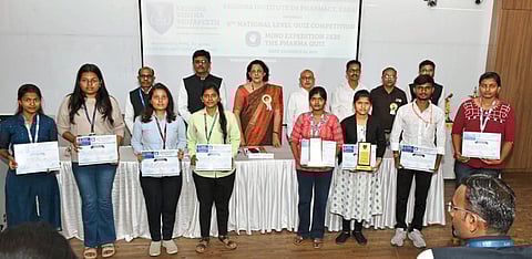 मलकापूर कृष्णा इन्स्टिट्यूट ऑफ फार्मसीमध्ये राष्ट्रीय प्रश्नमंजुषा