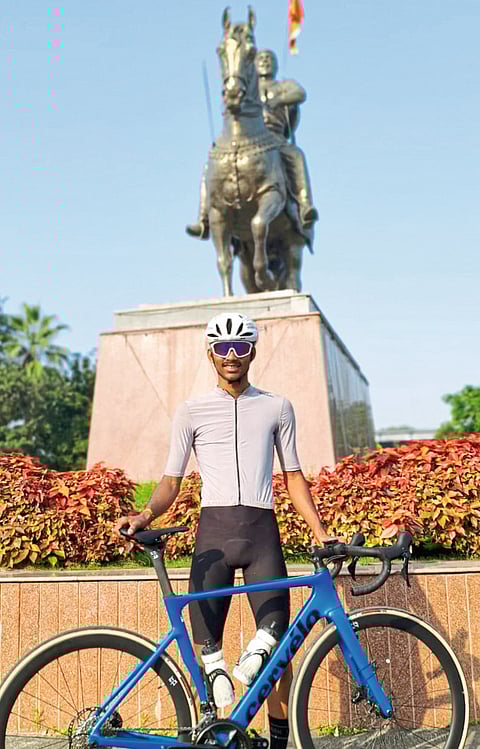 ओंकार गांधले याची 
सायकलिंग स्पर्धेसाठी निवड