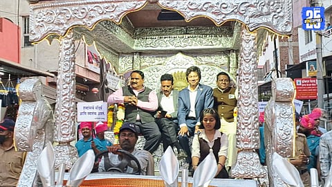 American Congressman Srinivas Thanedar addressing the audience at Satara Sahitya Sammelan.