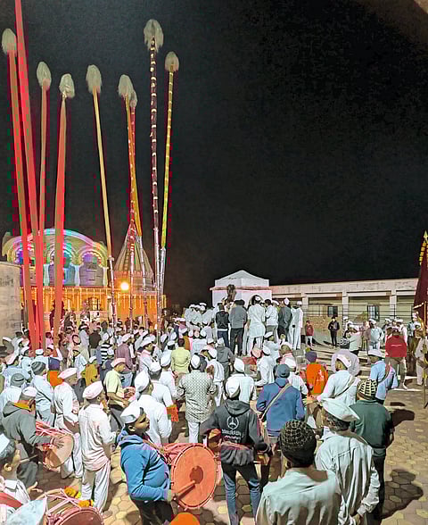 श्री क्षेत्र वीर येथे देवाच्या लगीन घाईला सुरूवात