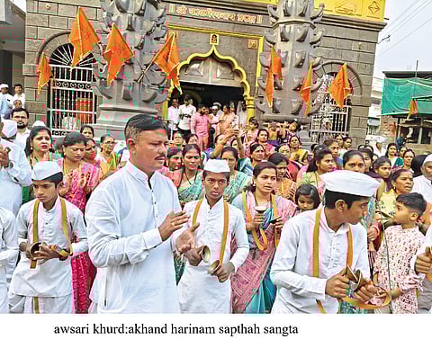 टेमकरमळ्यात शिवरायांच्या पुतळ्याची मिरवणूक