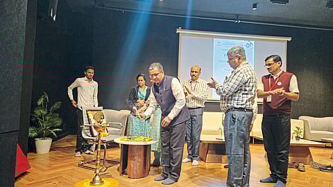 राष्ट्रीय सेवा योजनेच्या विद्यार्थ्यांना निरोप