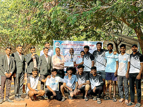 समर्थ फार्मसीच्या विद्यार्थ्यांचे खो-खो स्पर्धेत यश