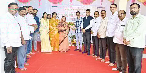 सासवड पालिकेचा वर्धापनदिन साजरा