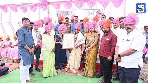 Felicitation of Senior Journalist Sheela Umbare