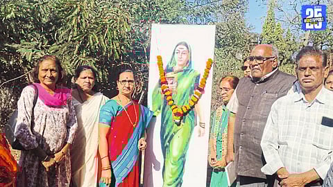 Phule Family Descendants Visit Savitribai Statue Site in Yavatmal