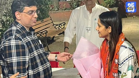 Raghunath Kulkarni campaigns for BJP candidate and daughter Sayali Kulkarni during Mumbai municipal elections.