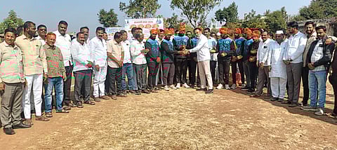 पिंपोडे बुद्रुक संजीवराजेंच्या हस्ते क्रिकेट स्पर्धा उदघाटन