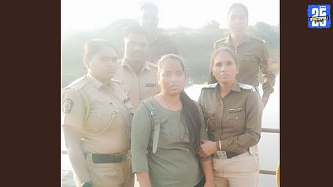 Loni Kalbhor Police Rescue Woman in Crisis at Theur Bridge