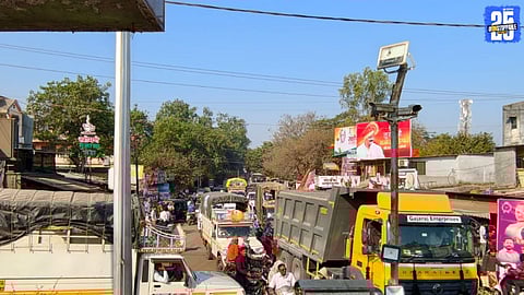 Vehicles Stuck for Hours as Mandhardevi Yatra Peaks in Satara