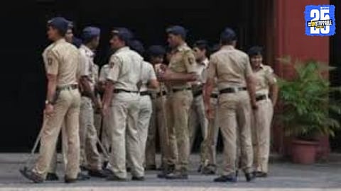 Former Shiv Sena Mayor’s Residence Searched by Poll Officials