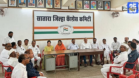 Congress Keeps Options Open After Key Meeting at District Office