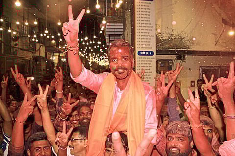 निढळच्या सुपुत्राचा उपमुख्यमंत्र्यांच्या बालेकिल्ल्यात विजय