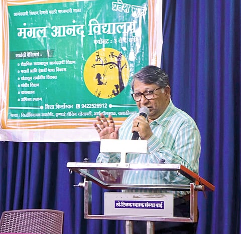 वाई:-पालकांचा लेखक राजीव तांबे यांच्याशी सुसंवाद