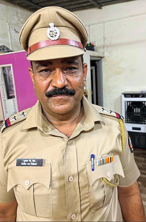 पारोडीचे गुलाब येळे 
पोलिस उपनिरीक्षकपदी