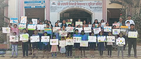 पौडमध्ये चिमुकल्यांच्या
रंगसंगतीचा आविष्कार