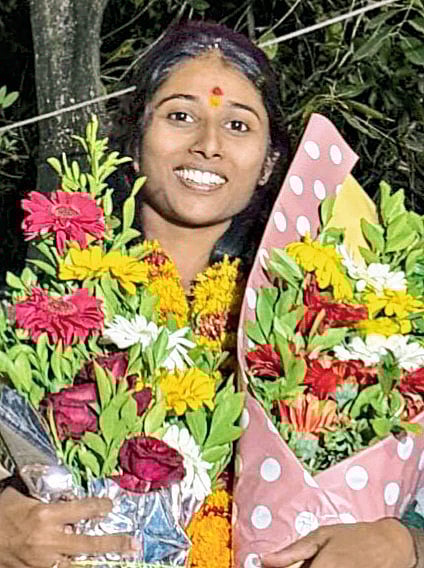 कुरकुंभच्या मनालीची 
बीएसएफमध्ये निवड