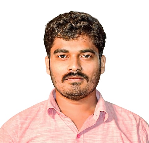 परिस्थितीवर मात करत अभिजित बनला असिस्टंट प्रोफेसर