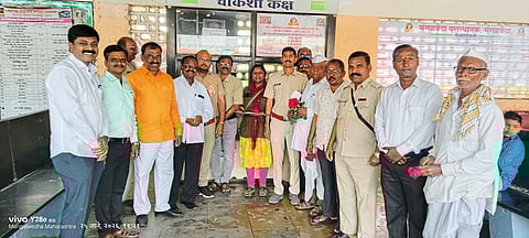 मंगळवेढा बस स्थानकात ग्राहक पंचायततर्फे ‘प्रवासी दिन’ साजरा