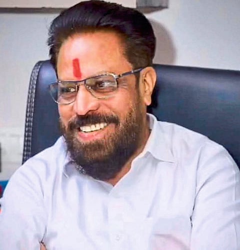 चौधरी दाम्पत्यांसाठी शिवसैनिक एकवटले