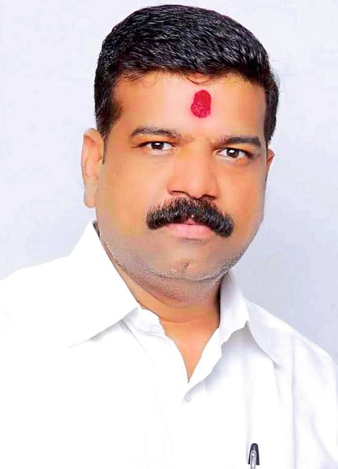 यंदाच्या निवडणुकीत तीनच गटांची नोंद