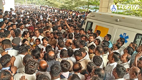 Baramati Crowd in the medical college premises
