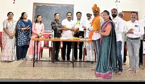 मायणीचे सुधीर लोहार स्वामी विवेकानंद युवा पुरस्काराने सन्मानित