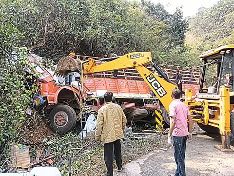 केळघर घाटात अपघात