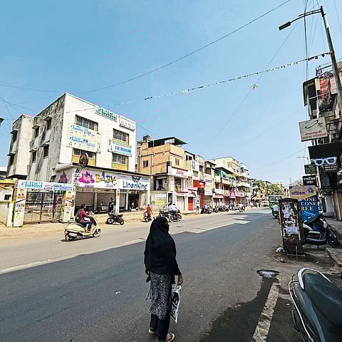 उपनगरांत सलग दुसऱ्या दिवशी उत्स्फूर्त बंद