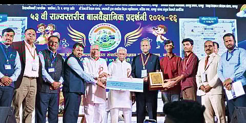 राज्यस्तरीय विज्ञान प्रदर्शनात अक्कलकोटच्या नागनळळी आश्रमशाळेचे यश, राज्यात द्वितीय क्रमांक, राष्ट्रीय स्तरासाठी निवड