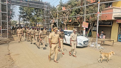 मेदनकरवाडी परिसरात पोलिसांचा रूटमार्च