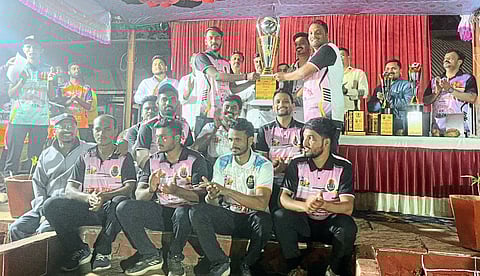 विंग कोळे प्रीमियर लीग क्रिकेट स्पर्धेत विघ्नहर्ता संघ विजयी श्री. घाडगेनाथ यात्रेनिमित्त आयोजन