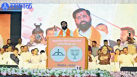 Deputy CM Eknath Shinde addressing a massive Mahayuti