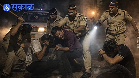 Police teams conduct night crackdown on drunkards in Sangli city.