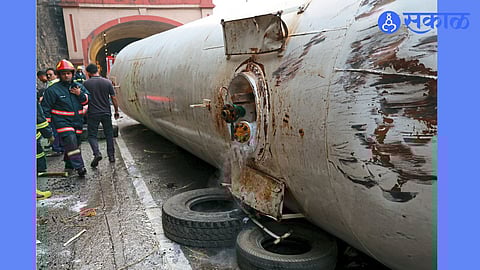 gas Tanker Overturned on pune mumbai expressway