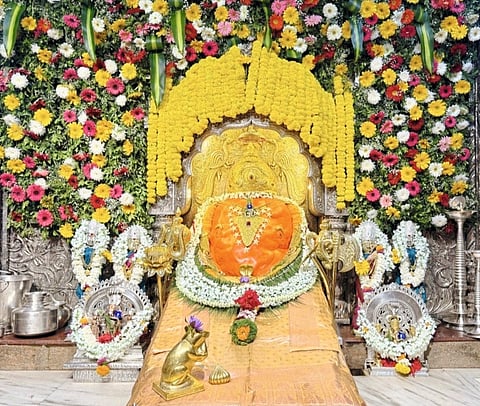 रांजणगावात भाविकांची गर्दी