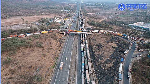 Pune Mumbai Expressway Traffic Jam
