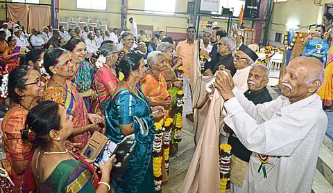 बिजलीनगर येथील ज्येष्ठ नागरिक संघाचा उपक्रम