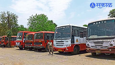 Pune Mumbai Expressway traffic jam impact on ST buses