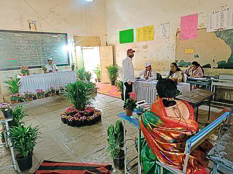 उरुळी कांचनला पर्यावरणपूरक मतदान केंद्र