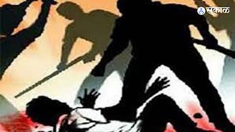 Police personnel at the spot after a drunk youth allegedly attacked a sub-inspector in Nagpur city.