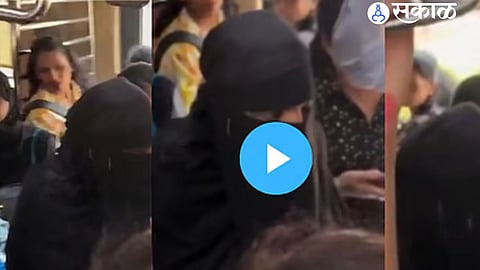 A Mumbai local train women coach where a man entered disguised in a burqa, triggering safety concerns among female passengers.