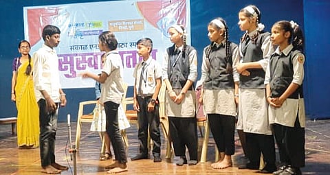 सकाळ एनआयइ आयोजित नाट्य स्पर्धेत न्यू इंग्लिश स्कूलचे यश