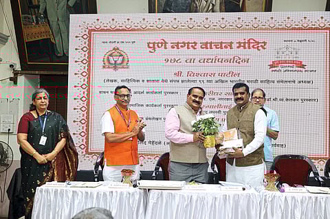 डॉ. डुंबरेंकडून अशीच उत्तम ग्रंथनिर्मिती व्हावी